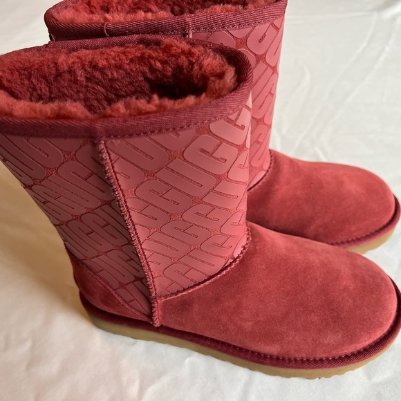 UGG WOMAN’S CLASSIC SHORT II UGG LOGO REDWOOD SIZE 6 BOOTS 1129450 AUTHENTIC NEW - Picture 5 of 11